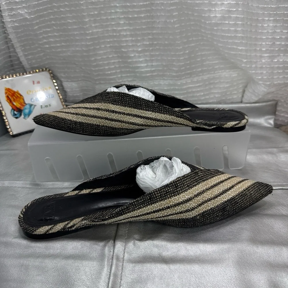 (Z1) Zara women's flat mules, size 39/8 US, ivory black, with shiny stripes - Picture 4 of 13